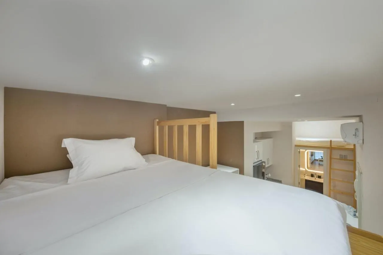Mosquera One Studio Apartment Malaga